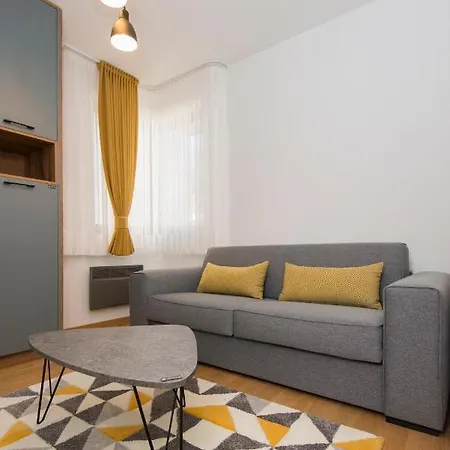 S6 Villa *